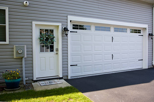 24/7 Emergency Garage Door Panel Replacement experts in Rockville, CT